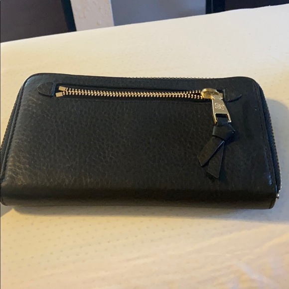 Tory burch wallet use in good condition - Picture 2 of 4